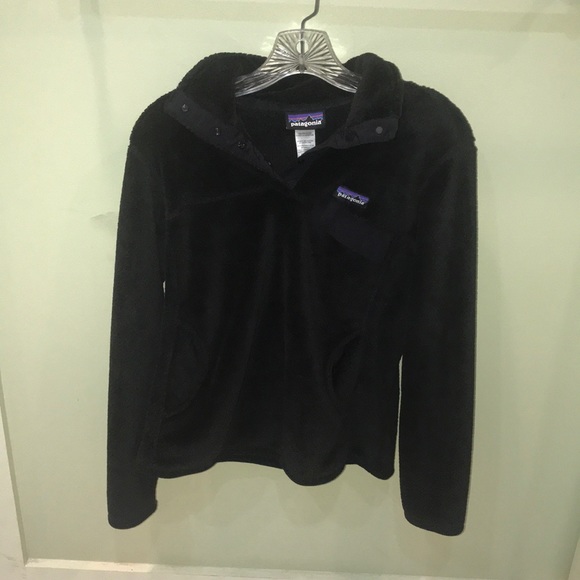 black patagonia fleece jacket
